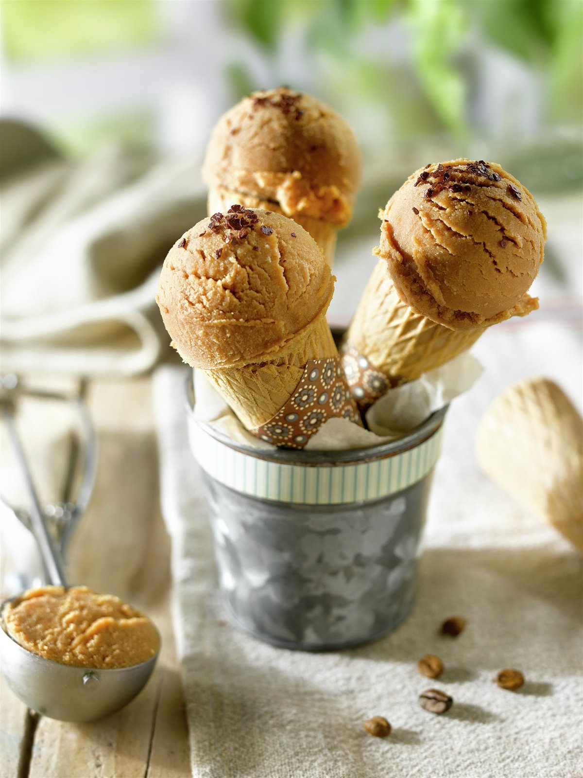 HELADO DE CAFÉ CON VAINILLA.