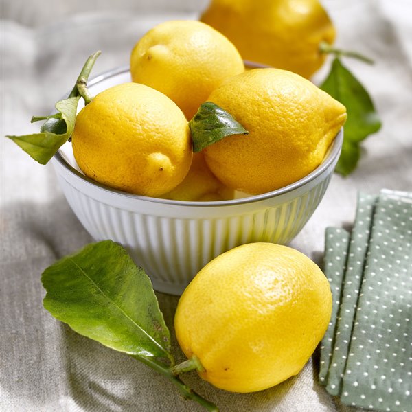3 trucos para sacar más partido a los limones (que no sabías): todo lo que puedes hacer con el jugo y la piel 