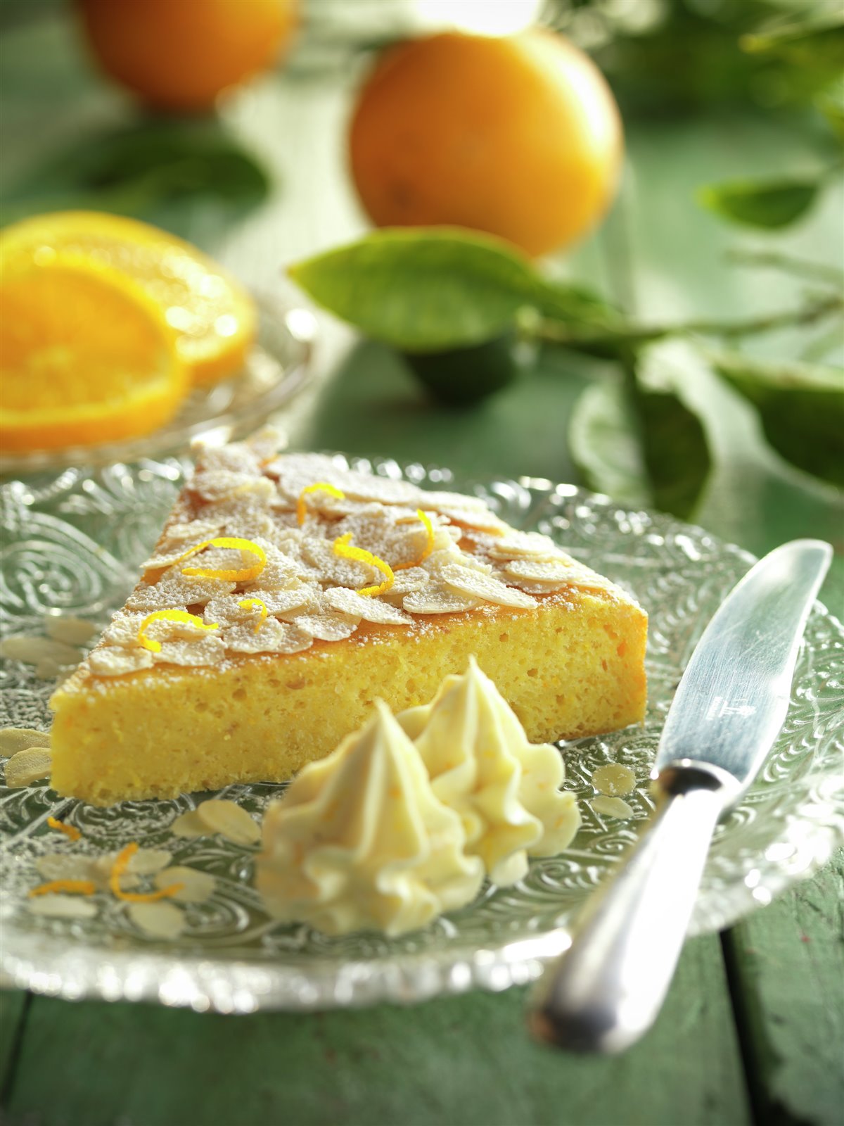 PASO A PASO PARA HACER PASTEL DE ALMENDRA CON NATA A LA NARANJA: RESULTADO FINAL.