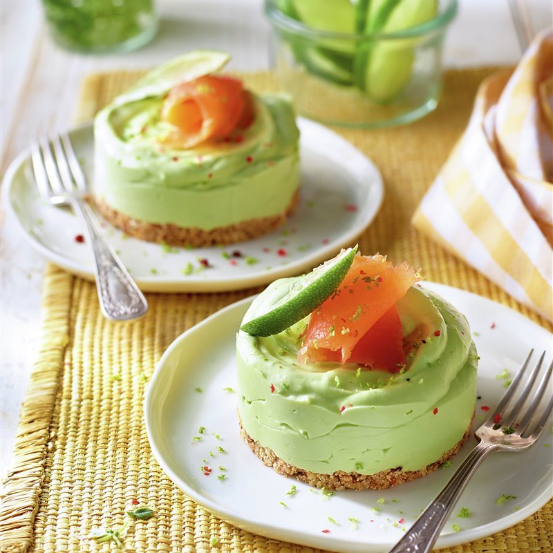 Timbales de aguacate y galleta