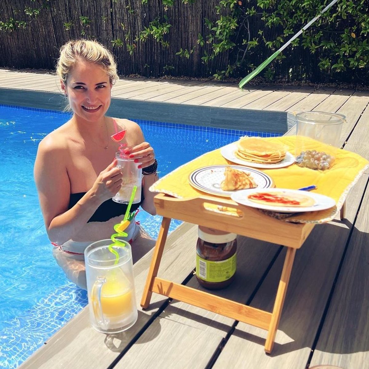 desayuno piscina aba carrillo instagram