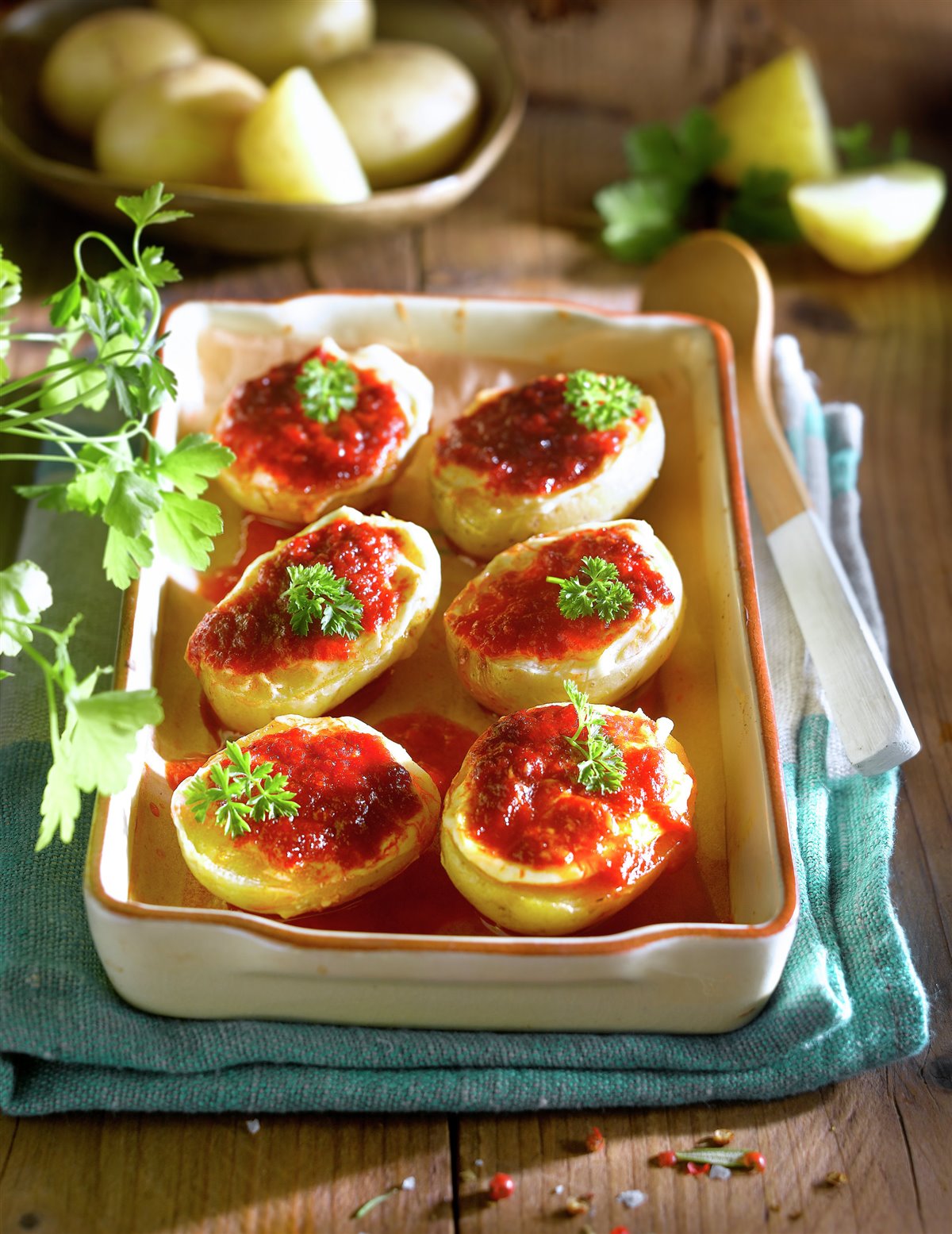 PASO A PASO PARA REALIZAR PATATAS RELLENAS DE SOBRASADA A LA MIEL 00454193