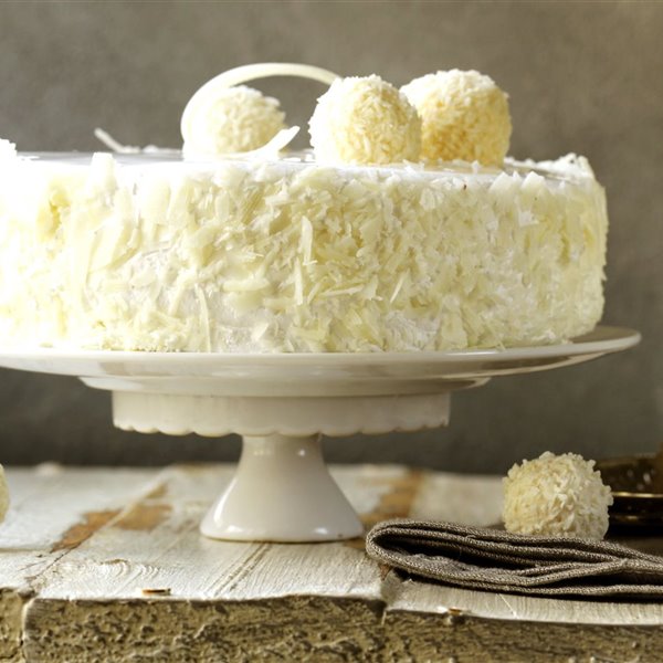 Así se hace la famosa tarta "atrapa maridos" de coco sin horno, ¿por qué se llama así? (con vídeo)