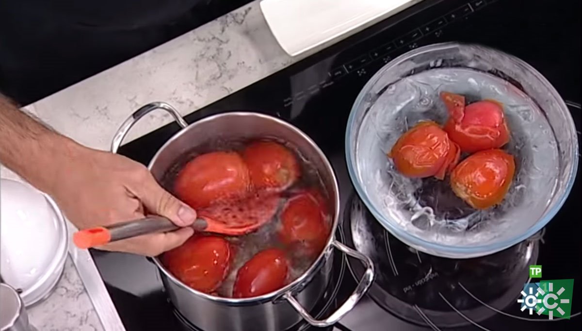 Escaldar tomates