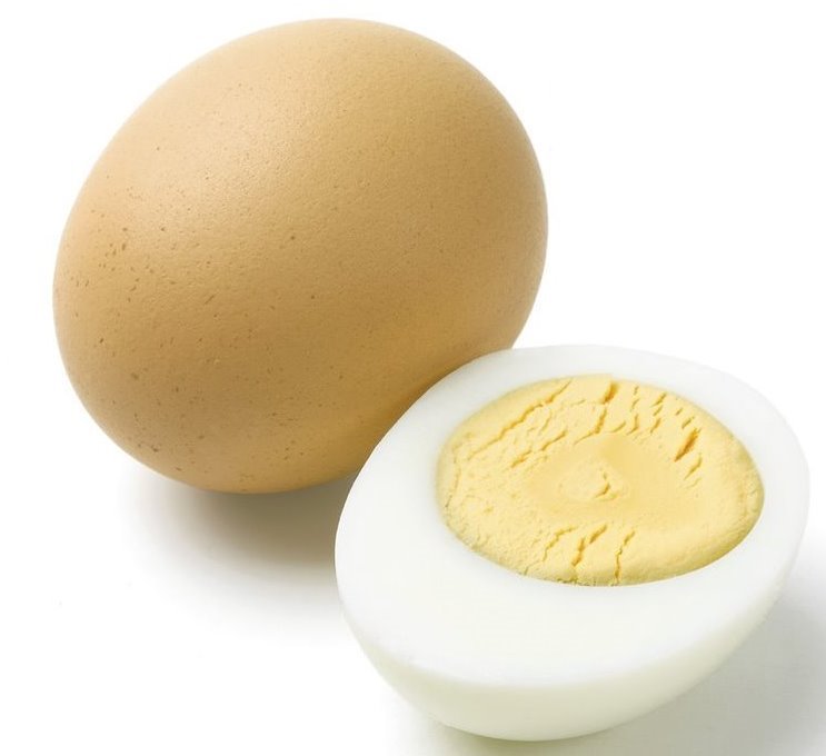 3. Parte los huevos cocidos