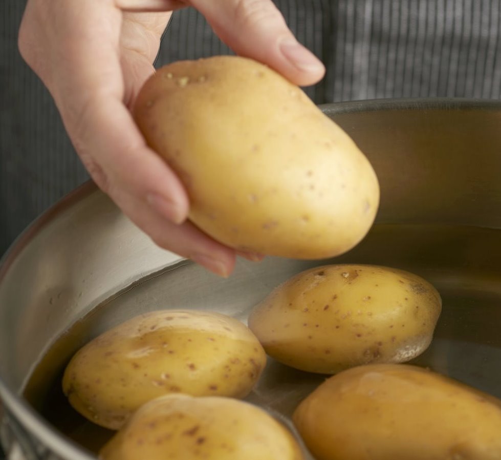 Lavar patatas