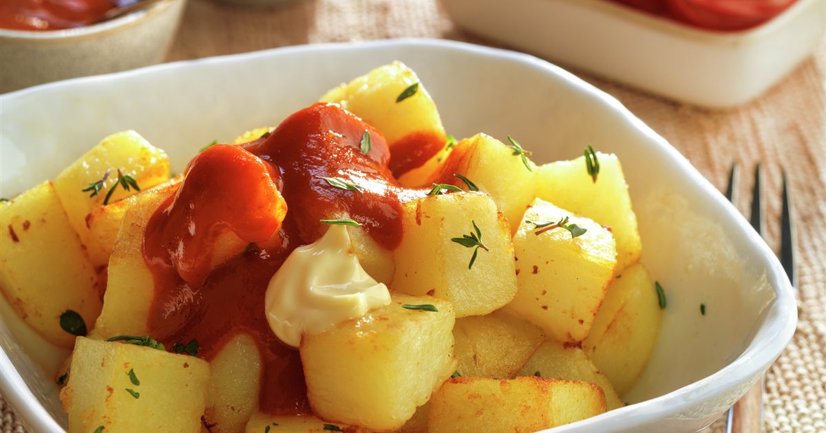 Patatas Bravas Con Salsa Alioli