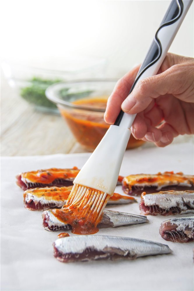 Sardinas con verduras y salsa chimichurri