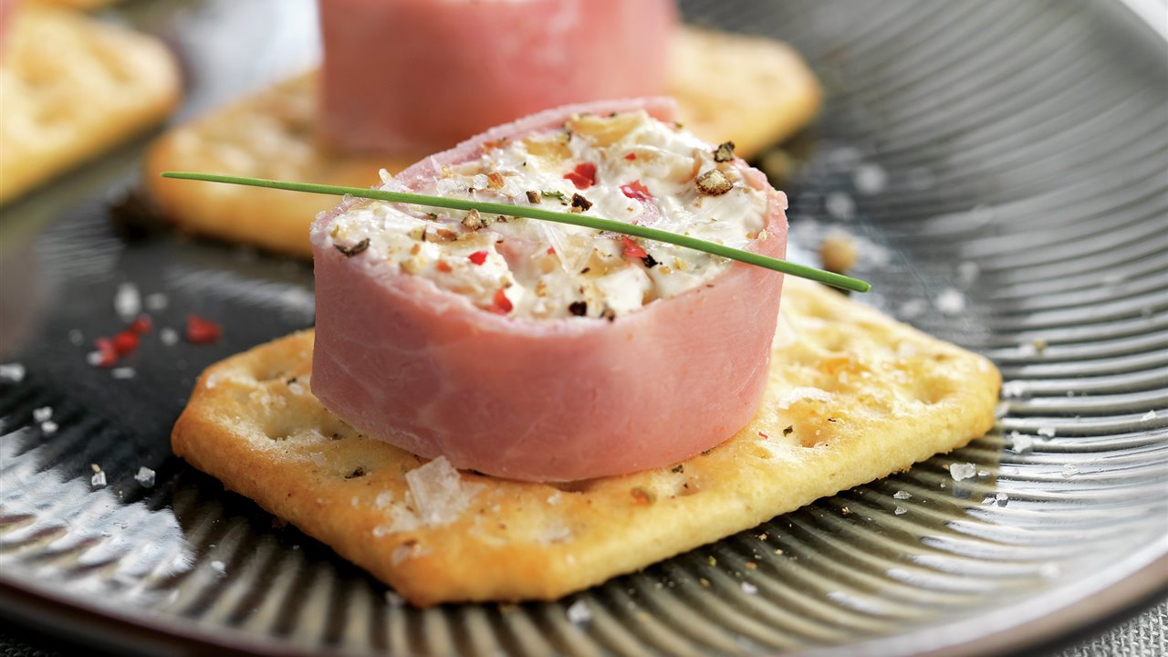 Rollitos de jamón con queso y nueces - Lecturas