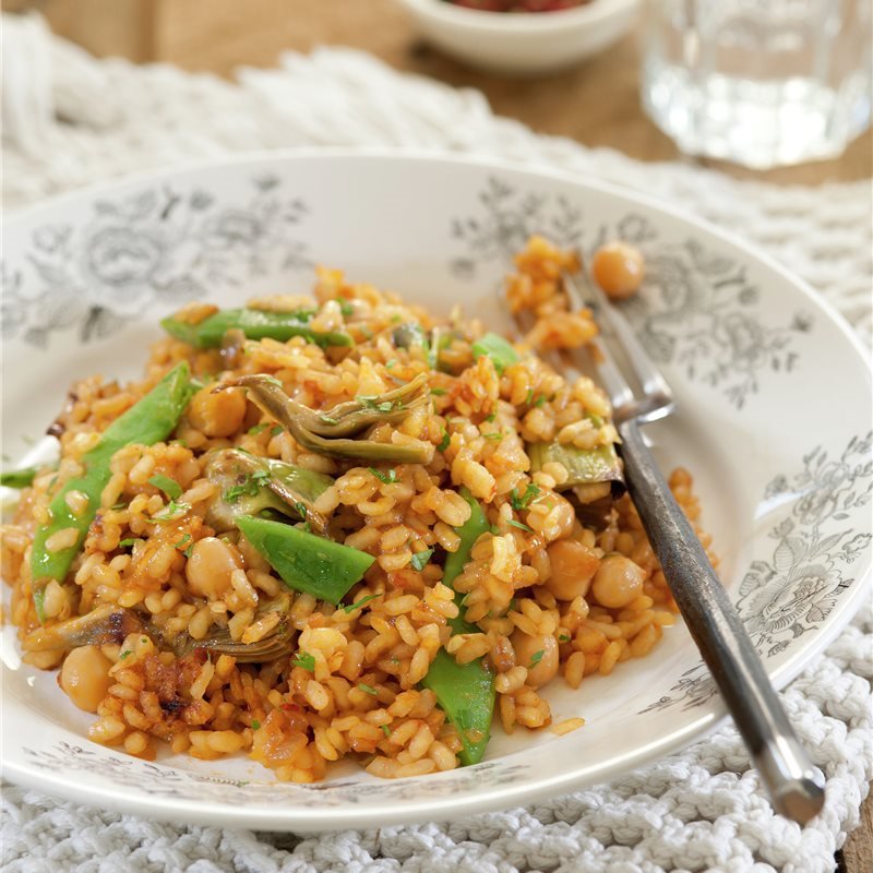 Arroz con judías verdes, alcachofas y garbanzos