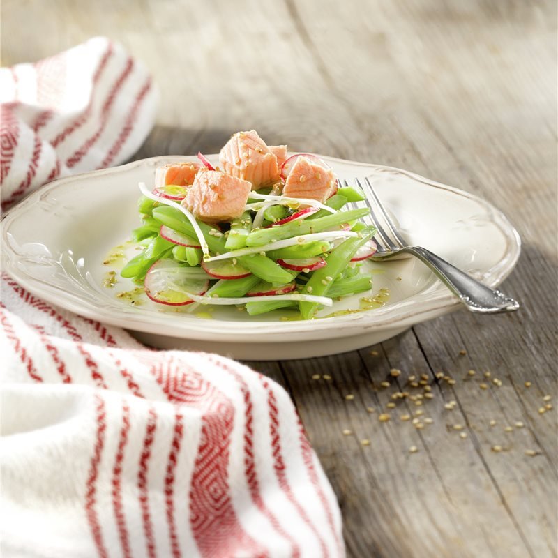 ensalada judías verdes y salmón al vapor