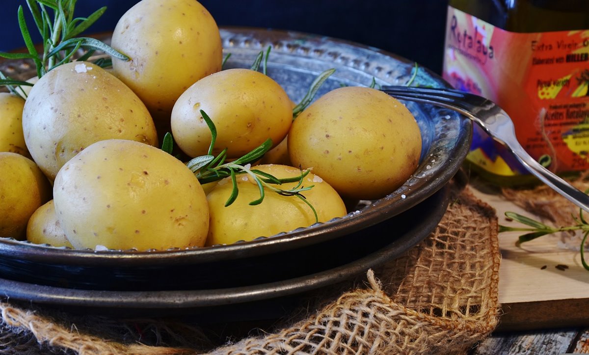 Cómo hacer patatas al microondas en 10 minutos - De Rechupete