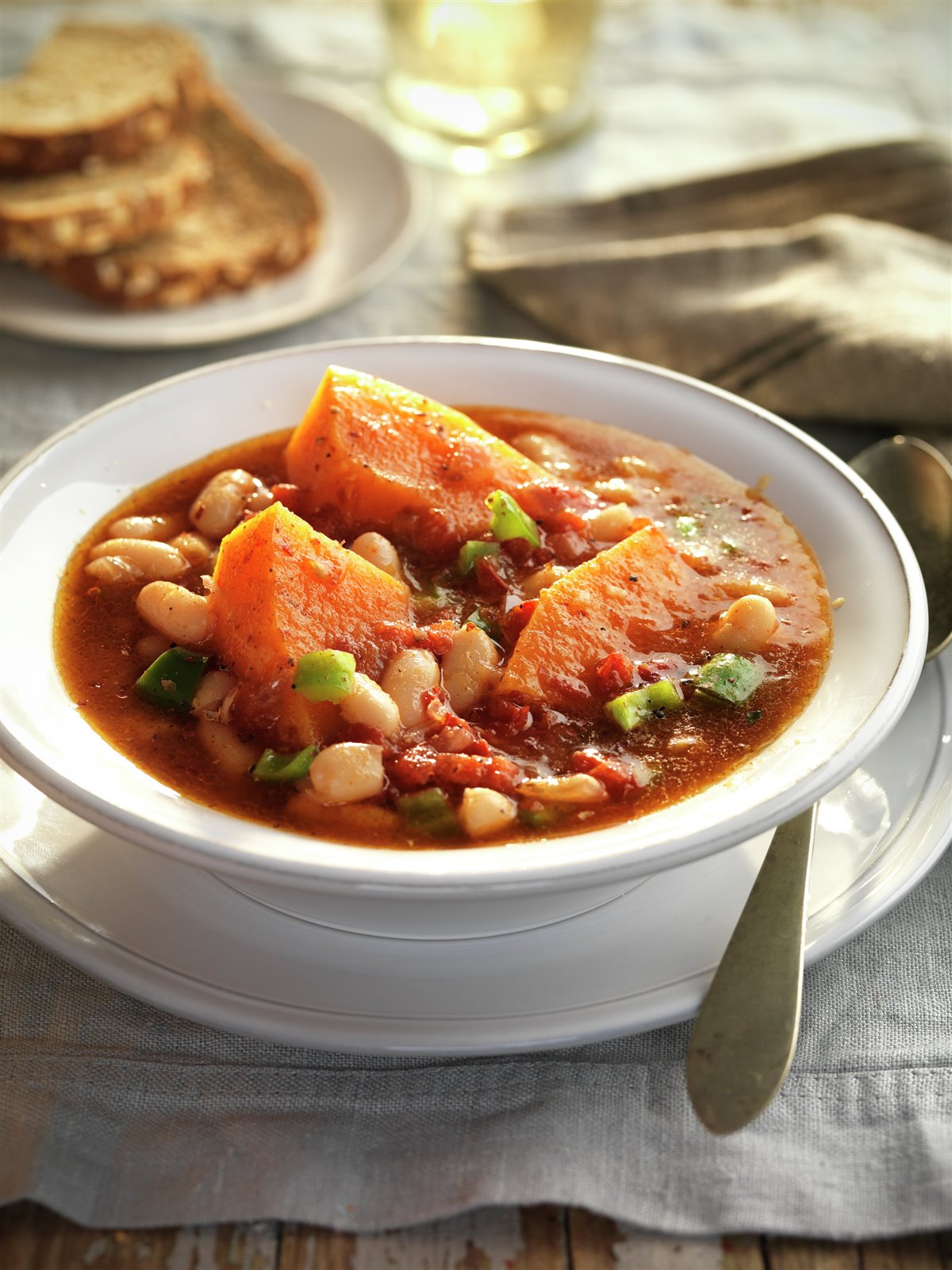 POTAJE DE ALUBIAS CON CALABAZA Y CARDOS. 