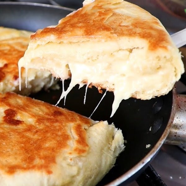 pan de mantequilla relleno de queso