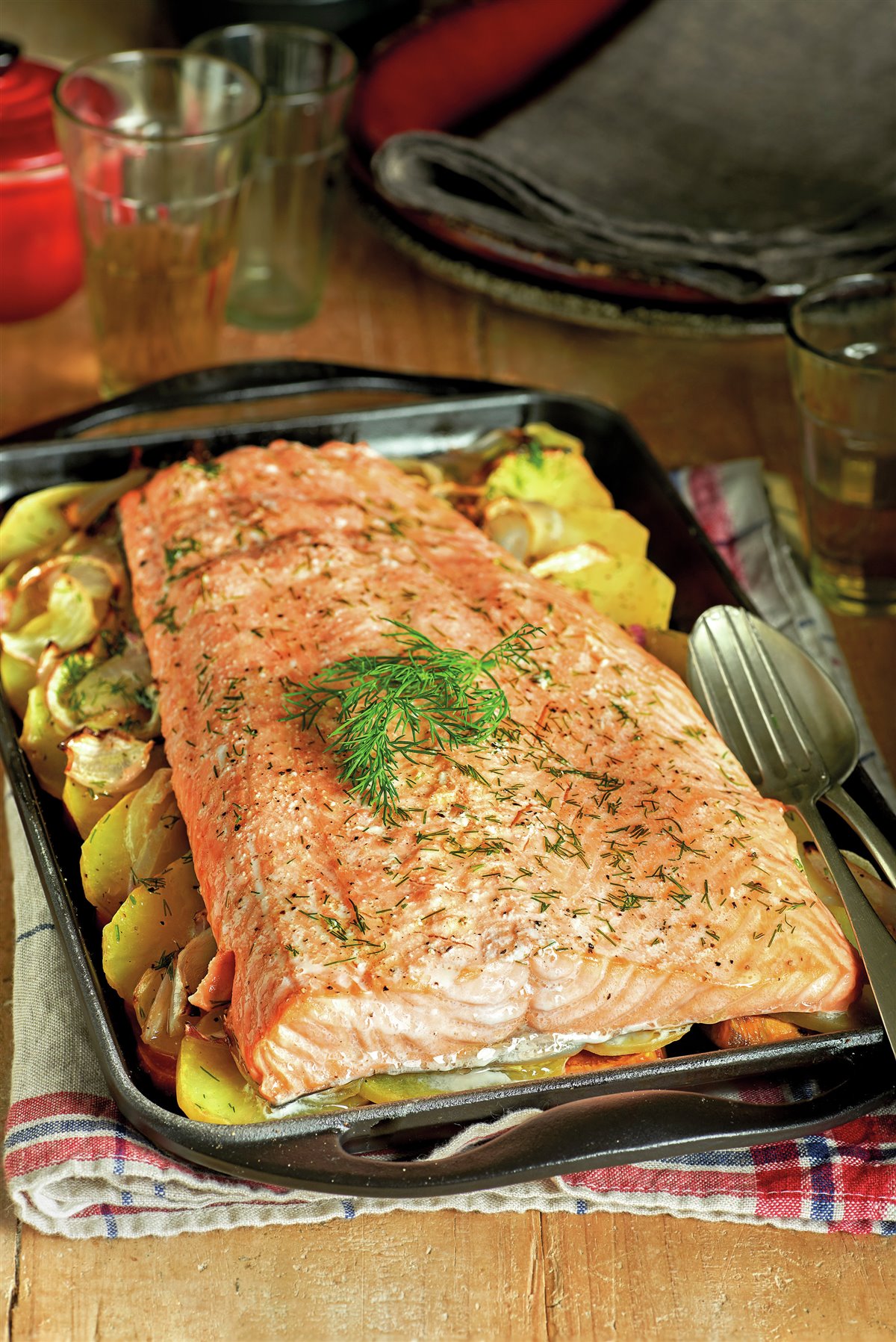 salmon_con_boniato_patata_y_cebolla_al_horno