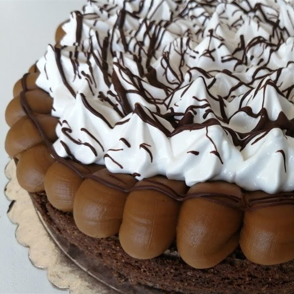 Torta brownie, la famosa receta argentina de dulce de leche y merengue (con vídeo)