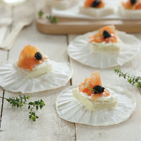 Canapé de salmón con caviar