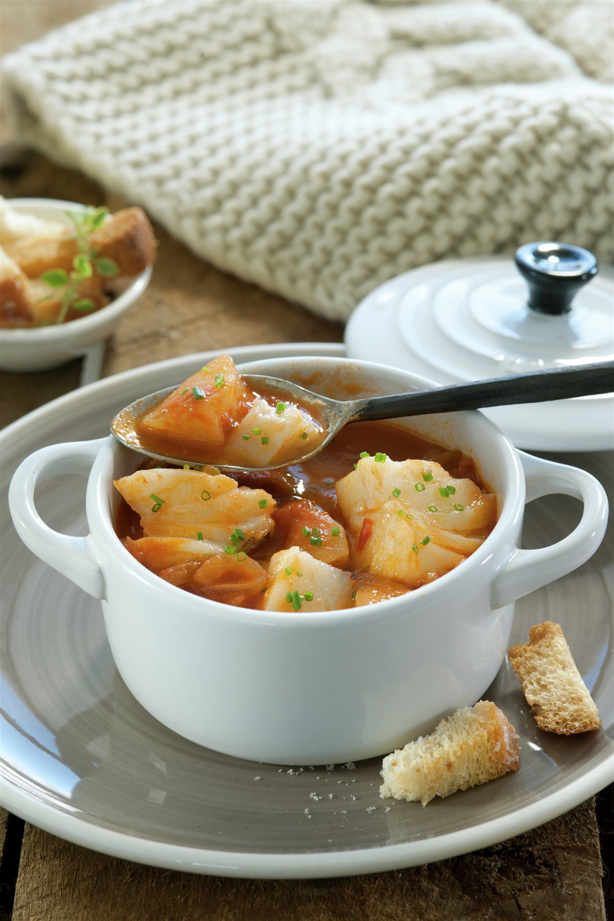 CAZUELITAS DE BACALAO CON PIMIENTO Y PATATAS.