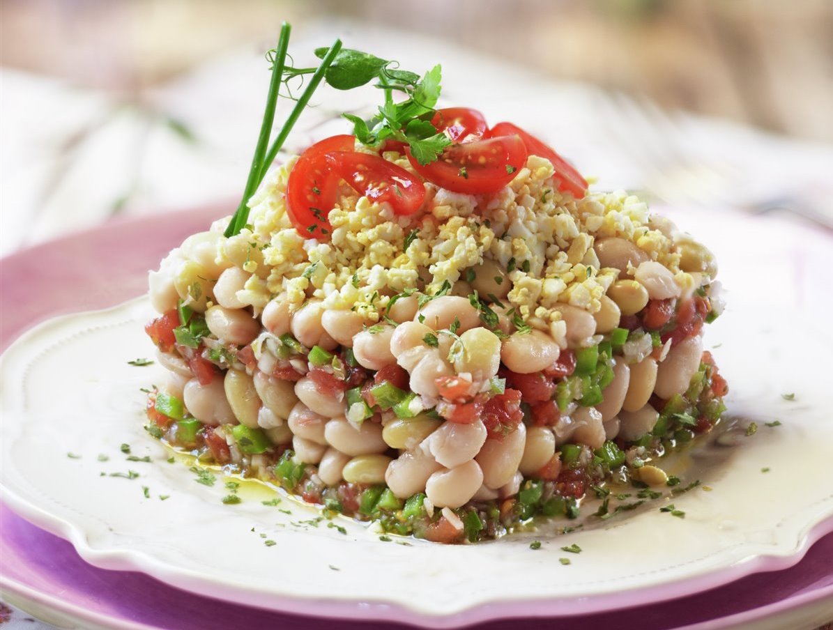 PASO A PASO PARA HACER ENSALADA DE ALUBIAS POCHAS CON PIPIRRANA: RESULTADO FINAL.