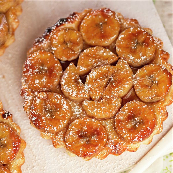 TARTITAS DE PLÁTANO AL CARAMELO.