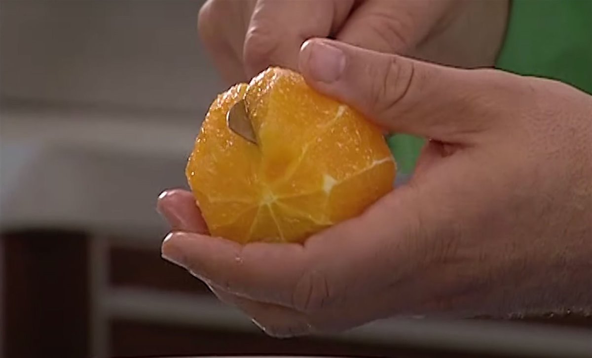 corta las naranjas