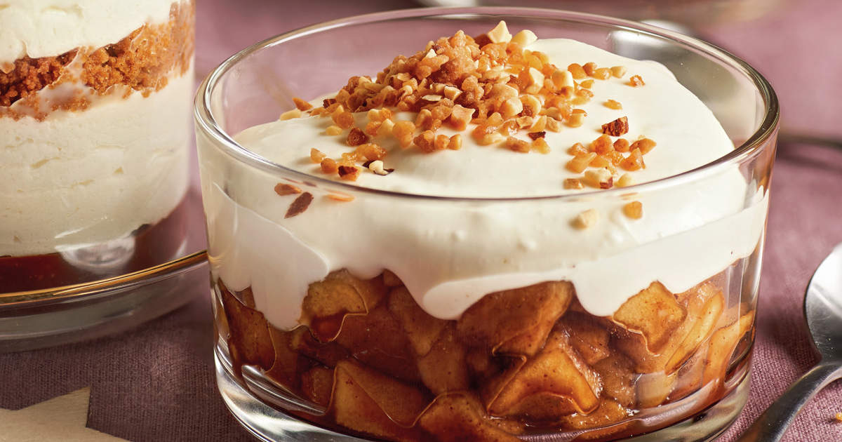 Postre De Manzana Al Horno Con Crema Inglesa Y Crocanti