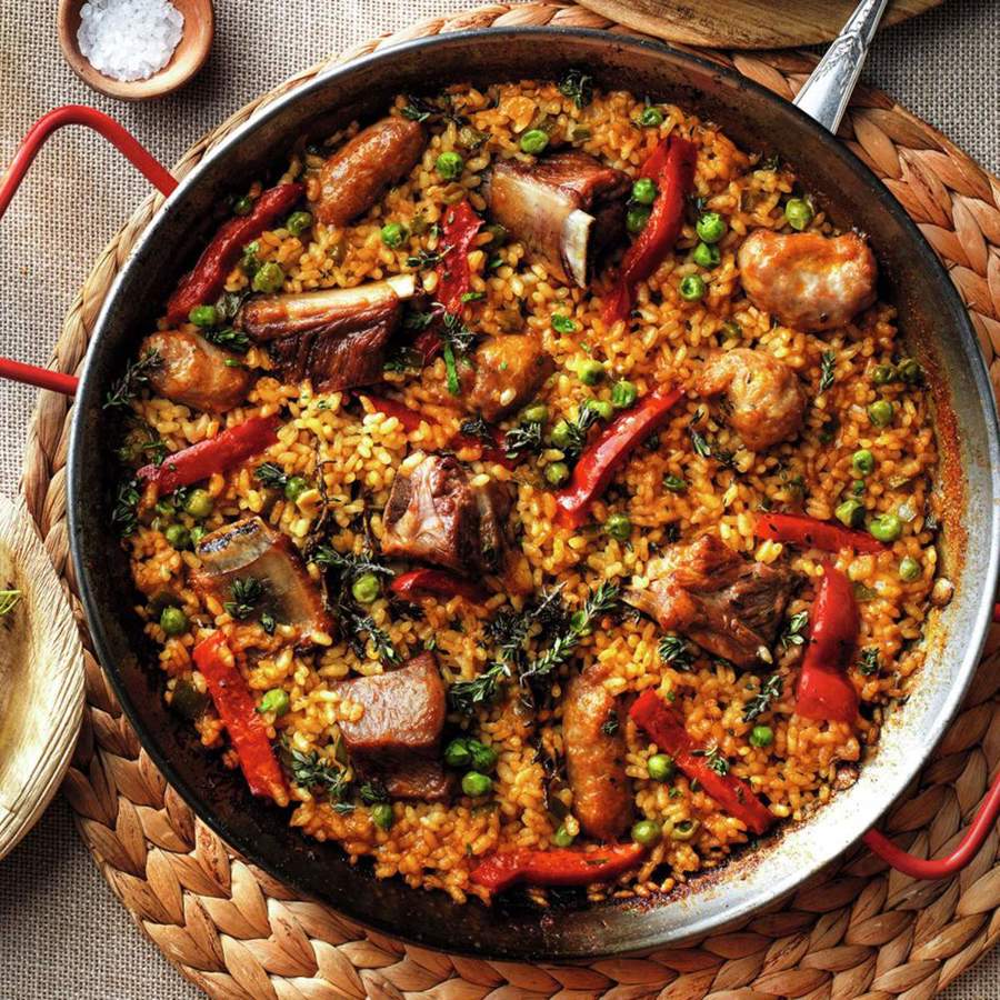 Paella con costilla, salchichas y verduras ¡deliciosa y sin marisco!