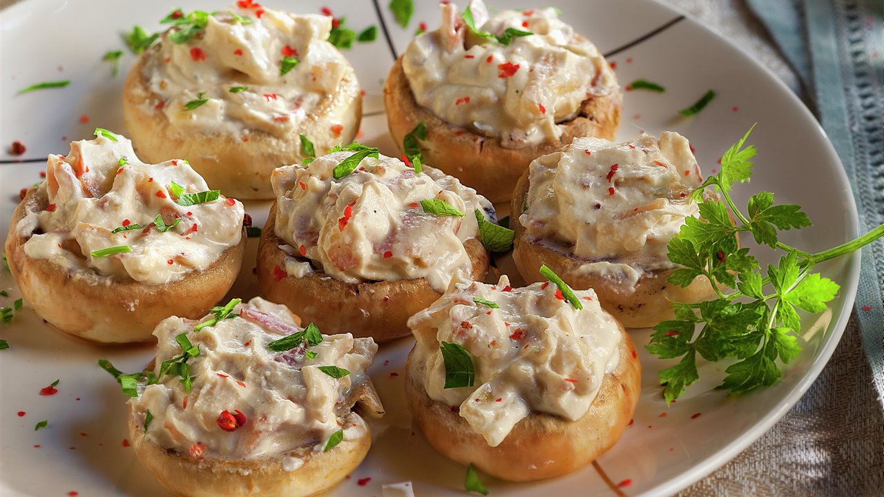Champiñones rellenos de carbonara, sabrosos y facilísimos