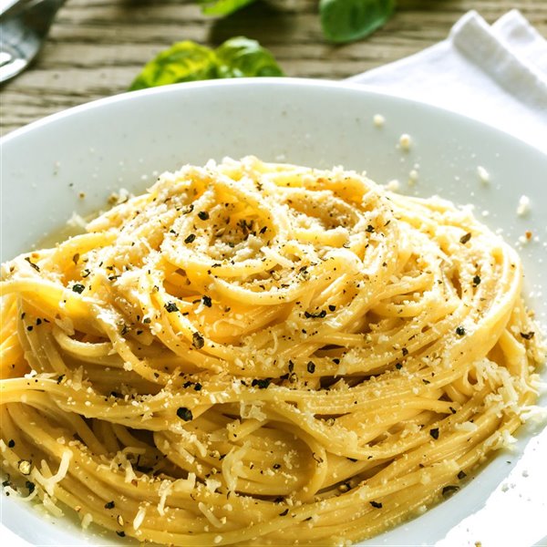 Espaguetis 'cacio e pepe': los trucos para que queden perfectos