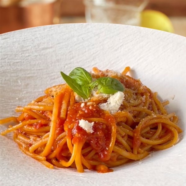 Espaguetis a la asesina, una receta de @rafuel55 para morir... ¡de gusto! (con vídeo)