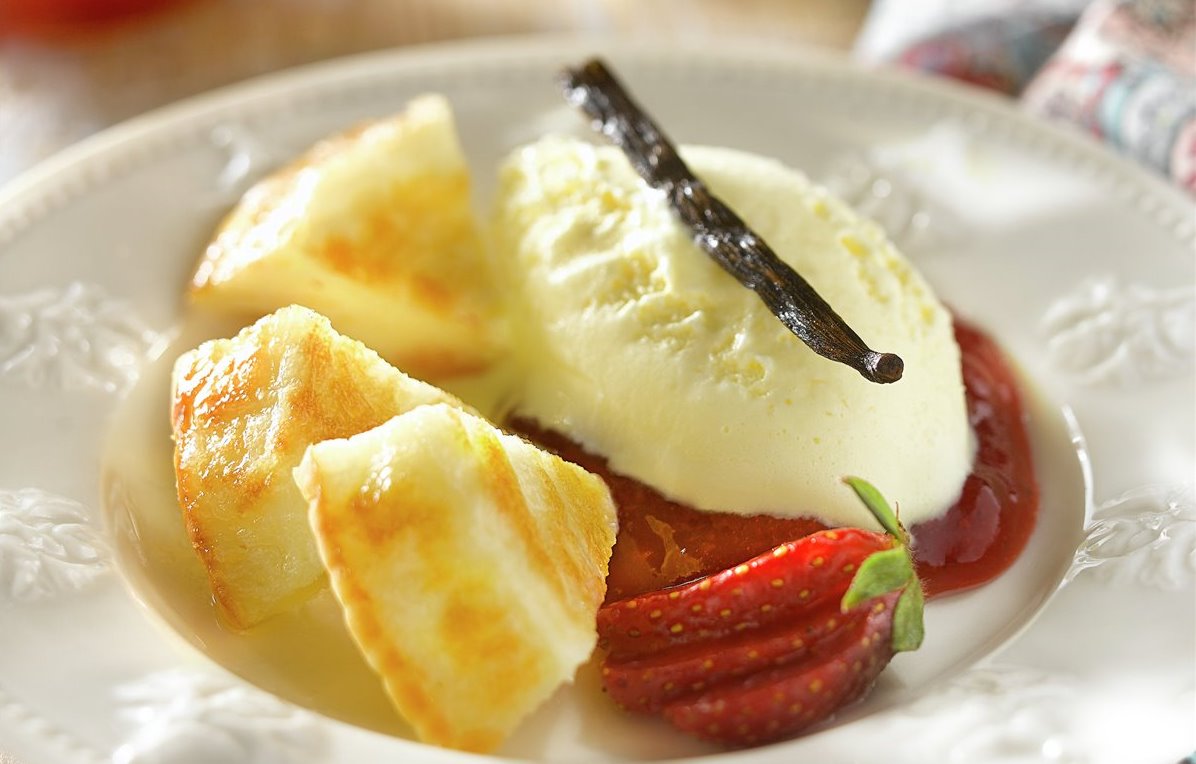 HELADO DE VAINILLA CON TARTA DE QUESO. 00378478.jpg