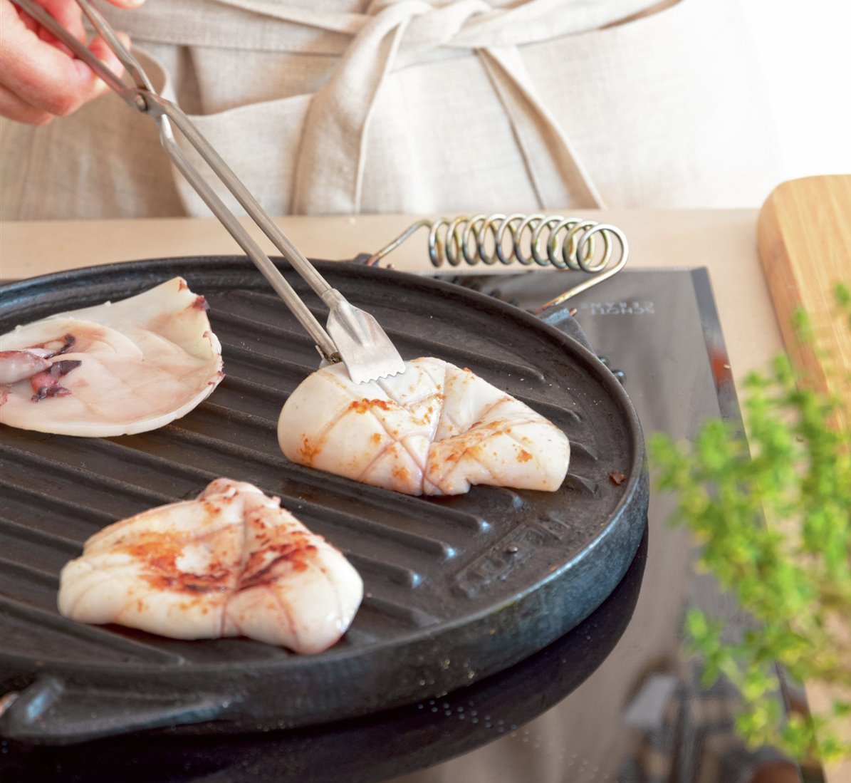paso_a_paso_para_hacer_chipirones_a_la_plancha_y_puntillas_fritas_hacer_los_calamares_a_la_plancha 00564007.jpg