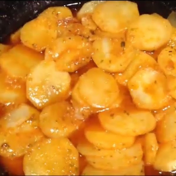 Patatas al ajillo al estilo Albaicín, tapa tradicional granadina fácil y sabrosa