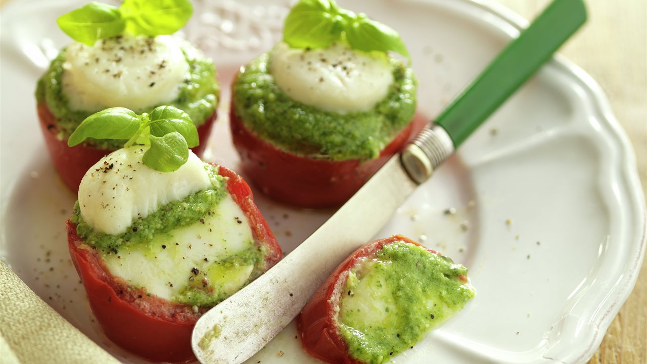 Tomates rellenos al pesto