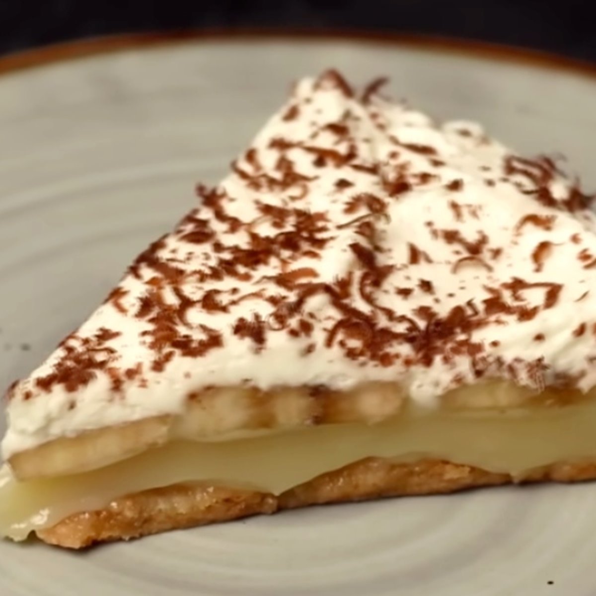 tarta sin horno de platano y galletas