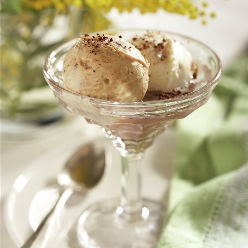 Helado de café y vainilla