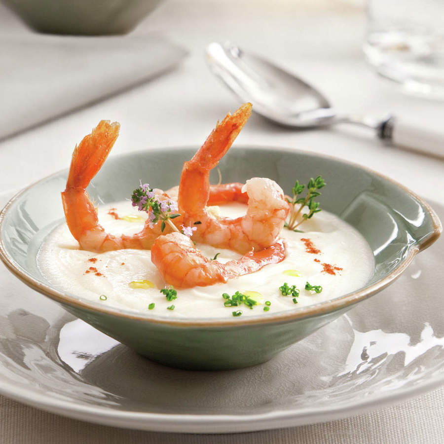 Crema De Coliflor Y Puerro Con Gambas, Para Una Cena Ligera Y Saludable