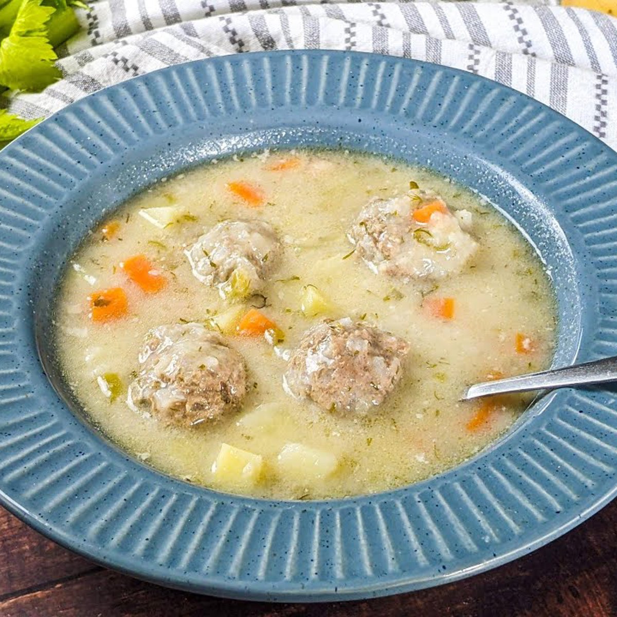 Youvarlakia avgolemono