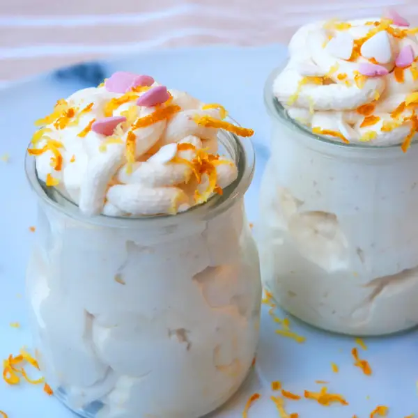 ¿Tienes nata y turrón? En 5 minutos puedes preparar este postre fácil de Navidad