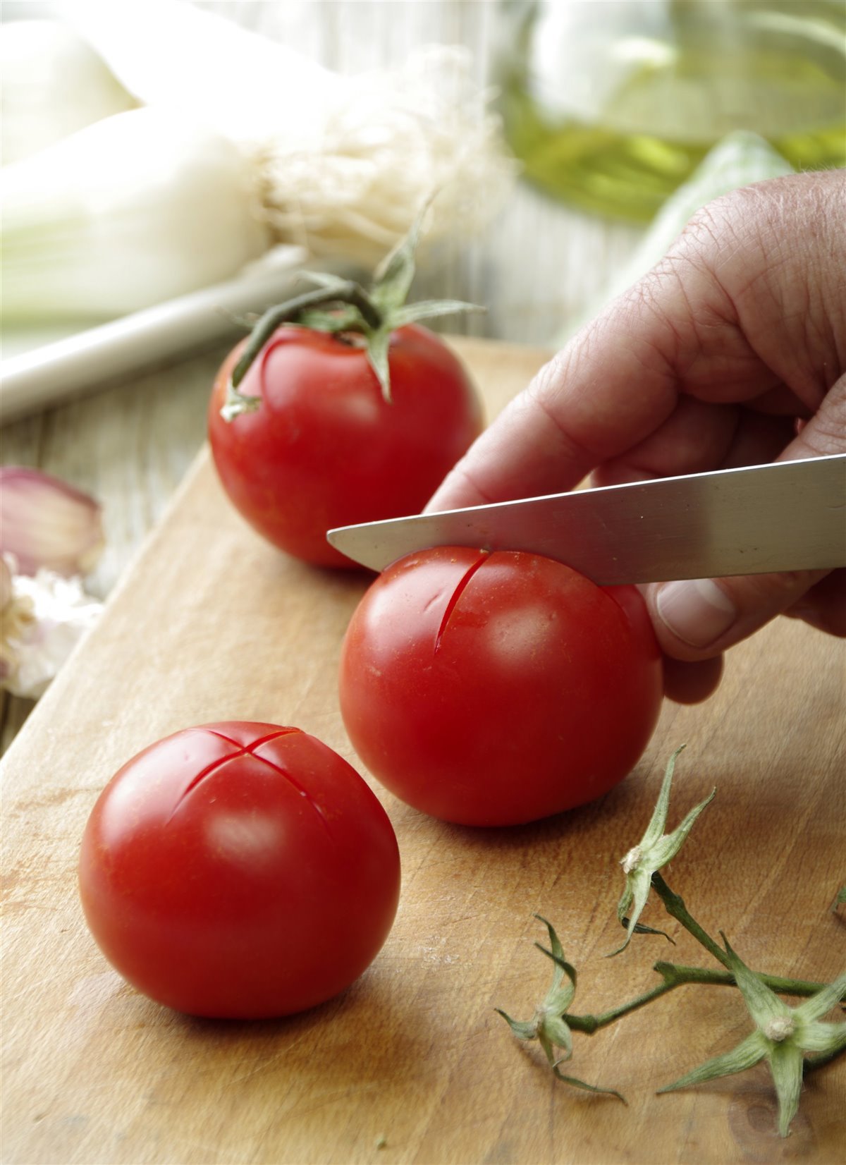 4. Escalda los tomates