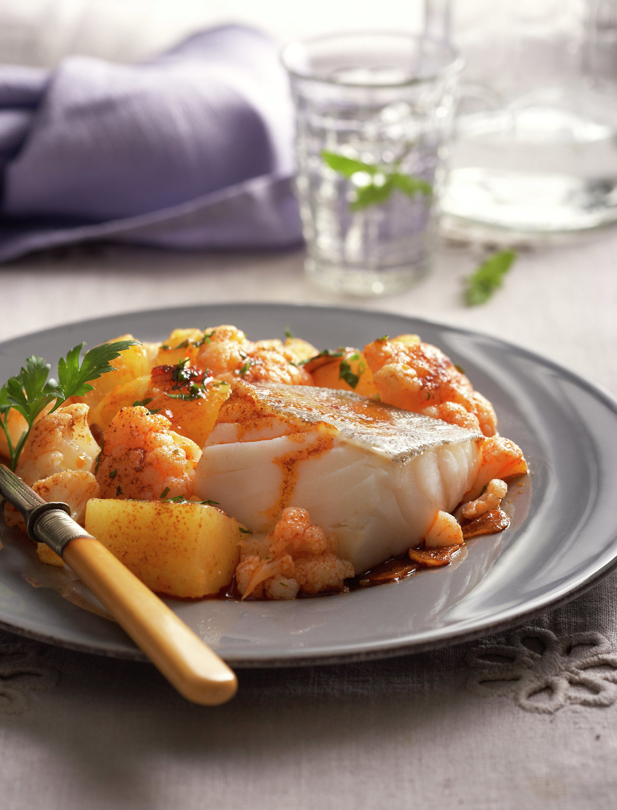 BACALAO A LA GALLEGA CON COLIFLOR.