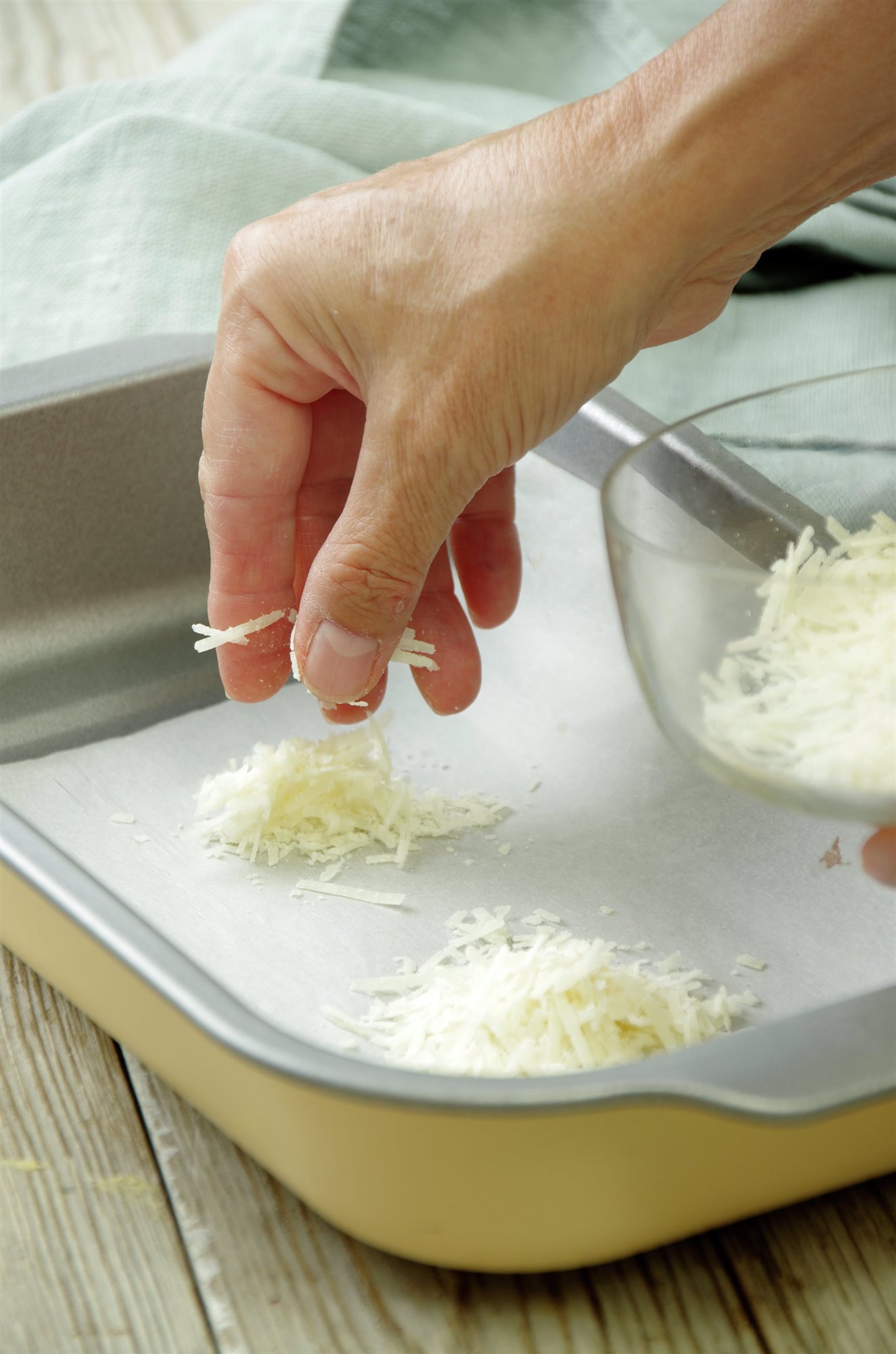 5. Prepara las tejas de queso