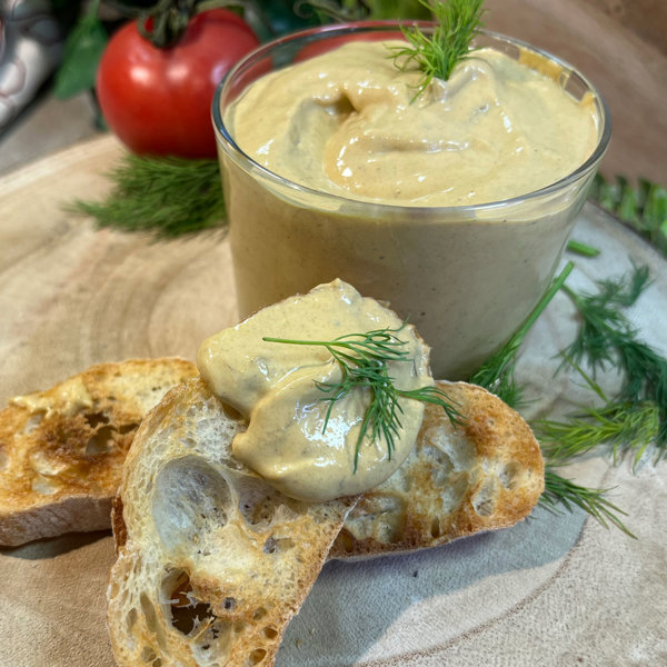 Paté casero de mejillones y atún, receta fácil para canapés navideños ¡con solo 3 ingredientes y en 5 minutos!