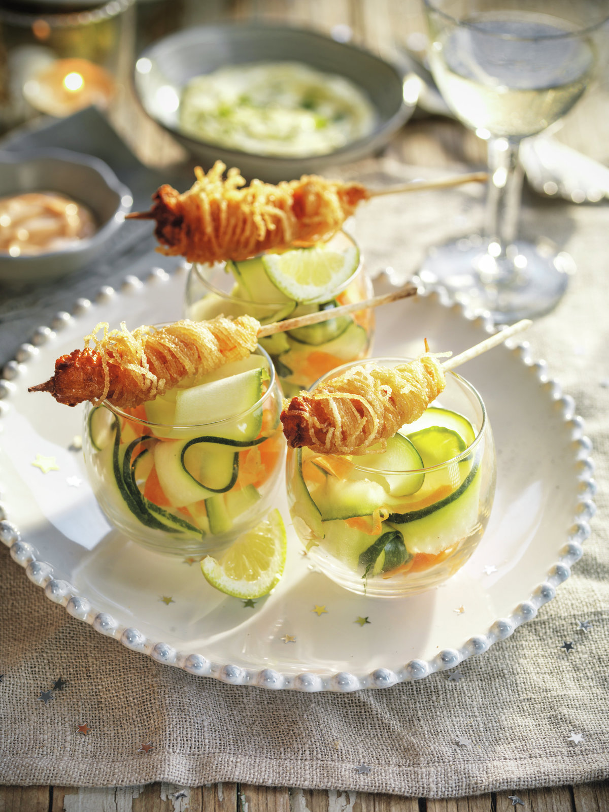 brochetas_de_langostinos_con_carpaccio_de_hortalizas