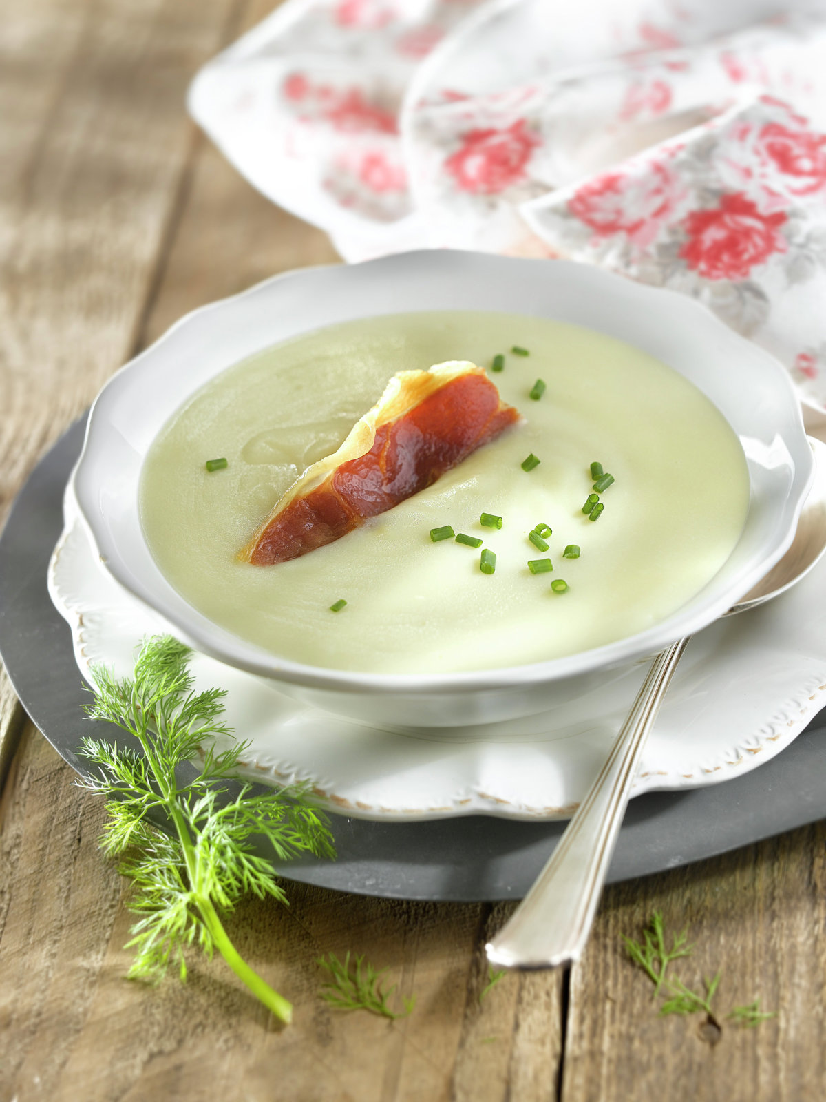 CREMA DE COLIFLOR CON JAMÓN.