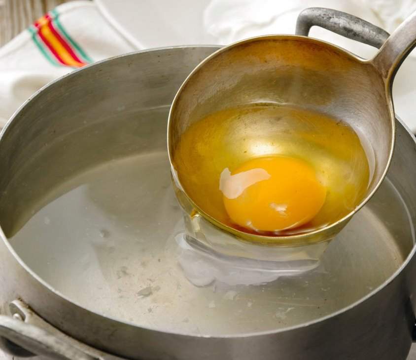3. Escalfa los huevos