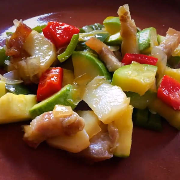 Fritada aragonesa con verduras, un plato rápido y sabroso