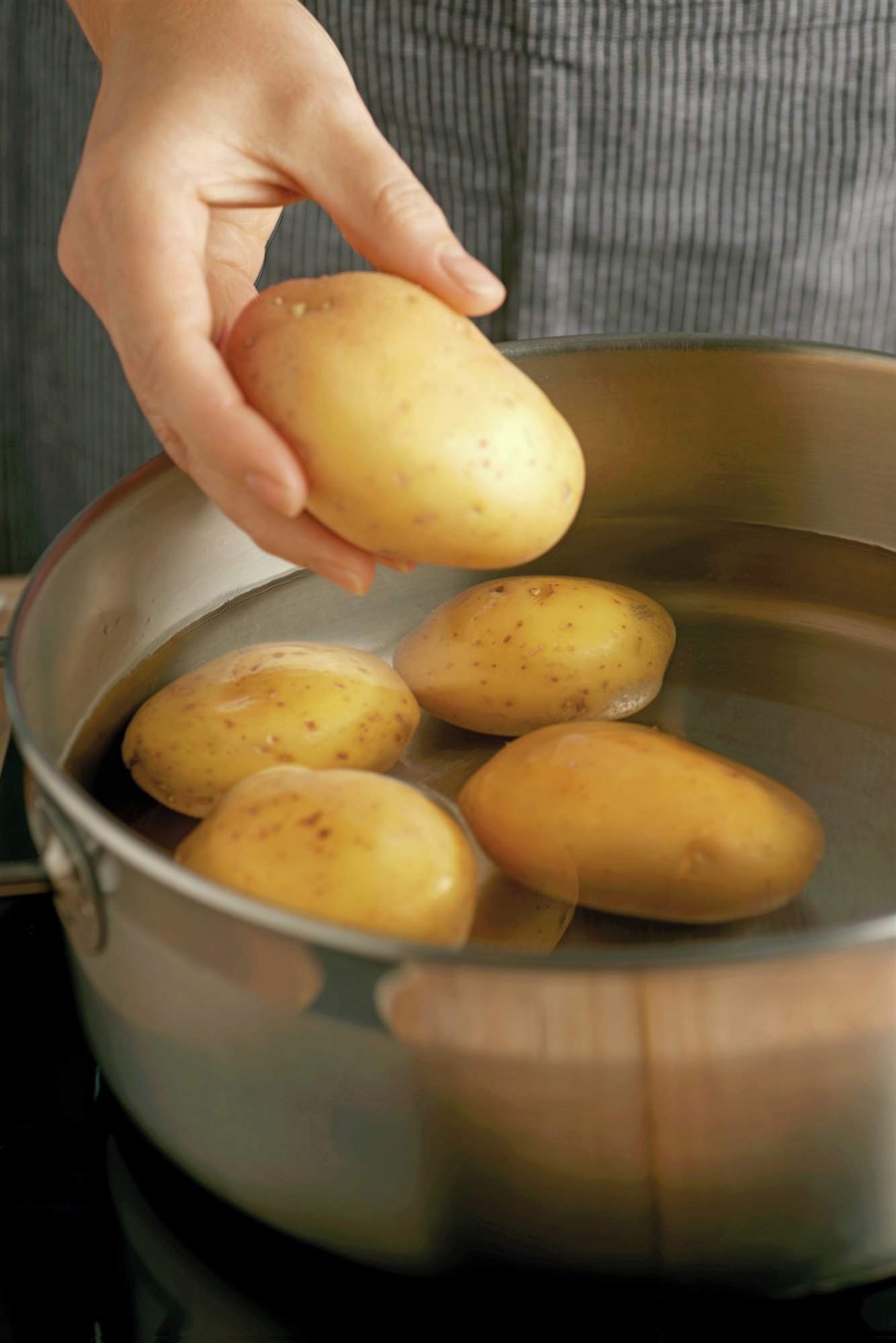1. Hierve las patatas