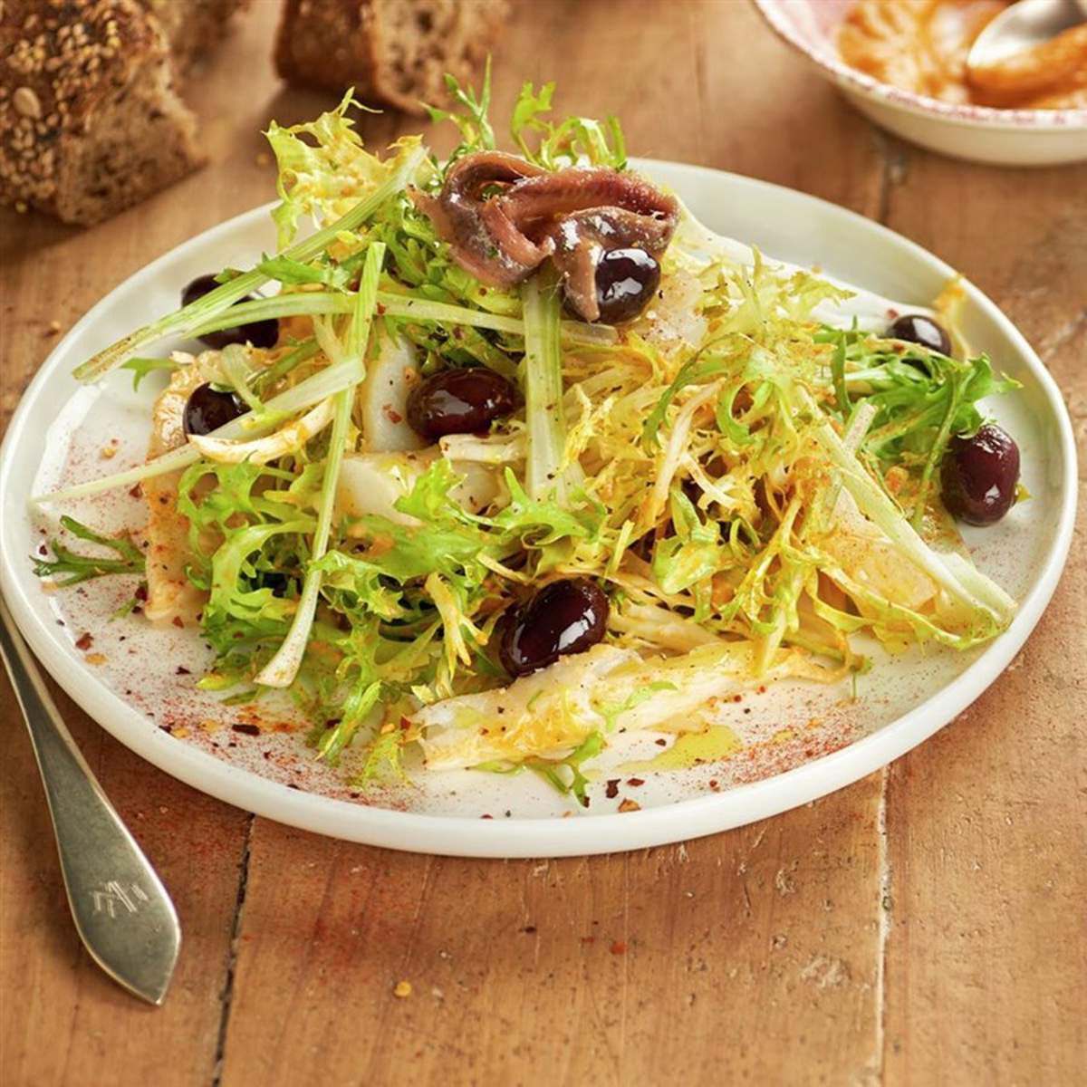 Xato ensalada catalana con salsa romesco