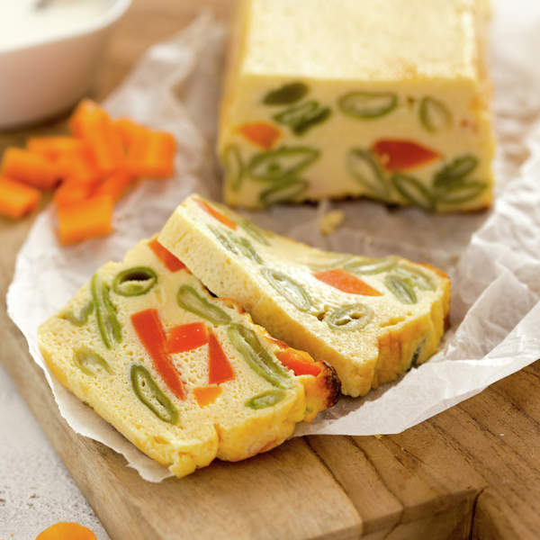 Pastel de zanahorias y judías verdes con queso crema, saludable y rico